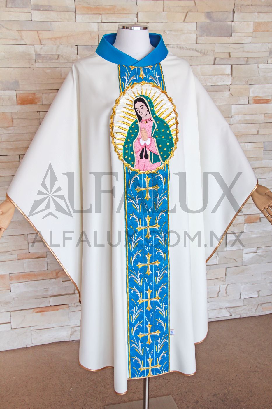 12 JARDIN Casulla Alfalux Central Blanco Azul Turqueza Medallon Virgen (2)